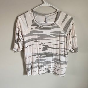 Camo cropped tee